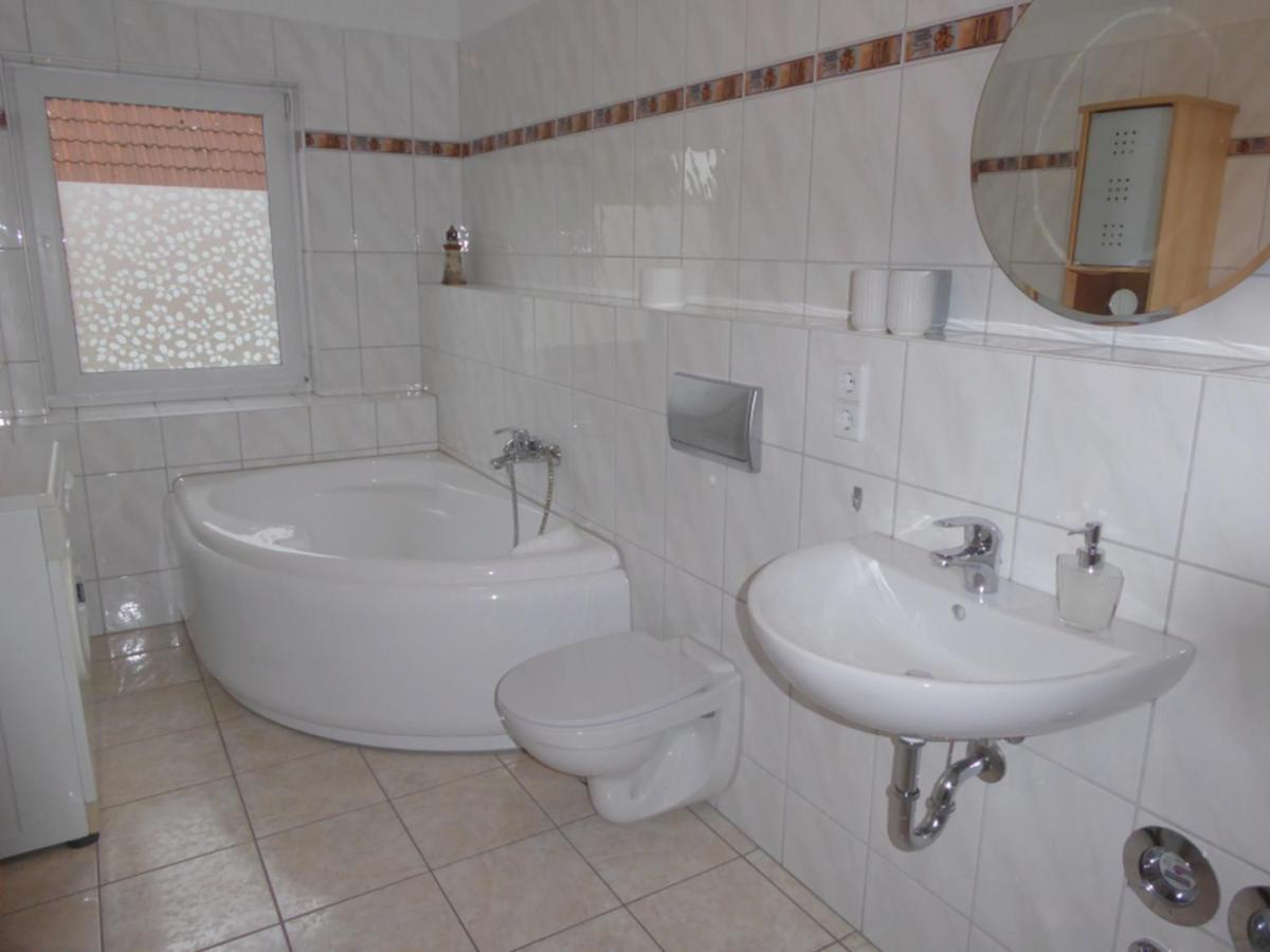 App. Weisses Haus Apartment Hohen Neuendorf Bagian luar foto
